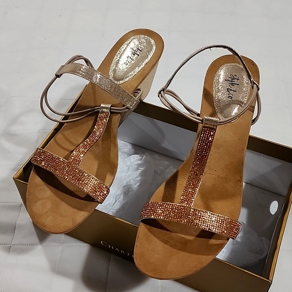 Womens sandals